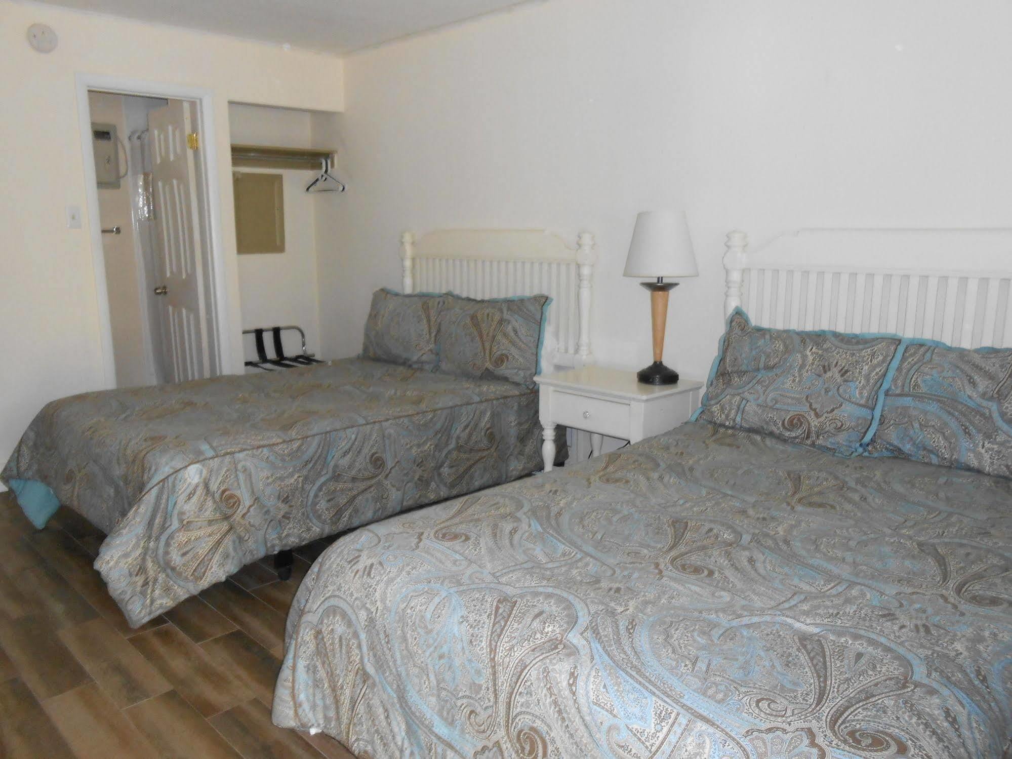 בת'אני ביץ' Meris Gardens B&B מראה חיצוני תמונה