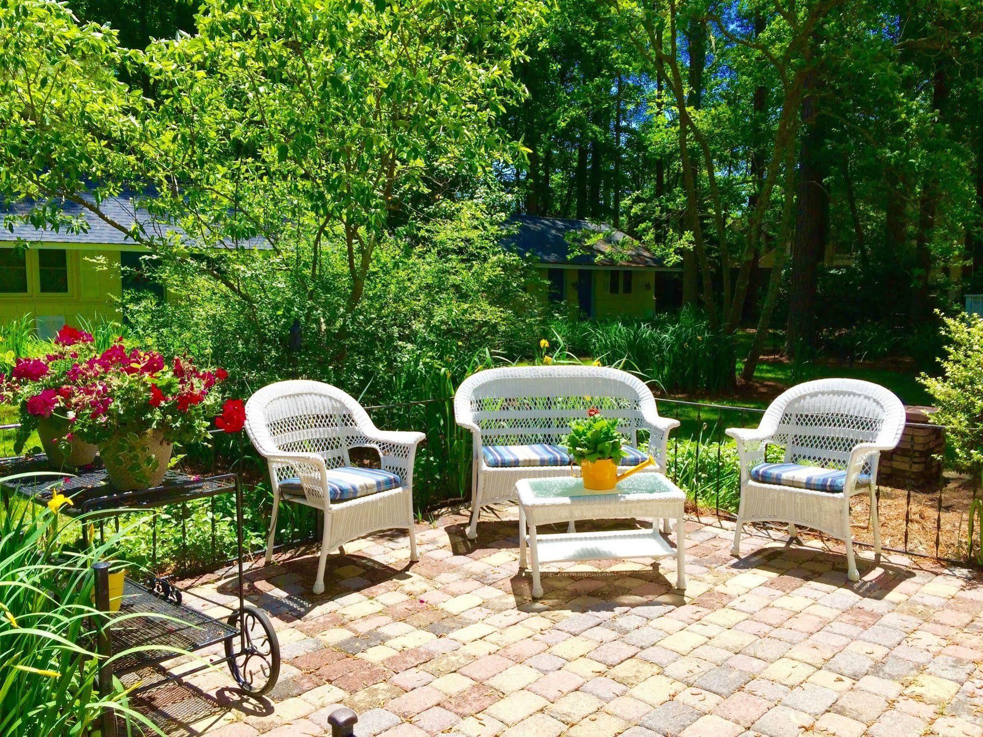 בת'אני ביץ' Meris Gardens B&B מראה חיצוני תמונה