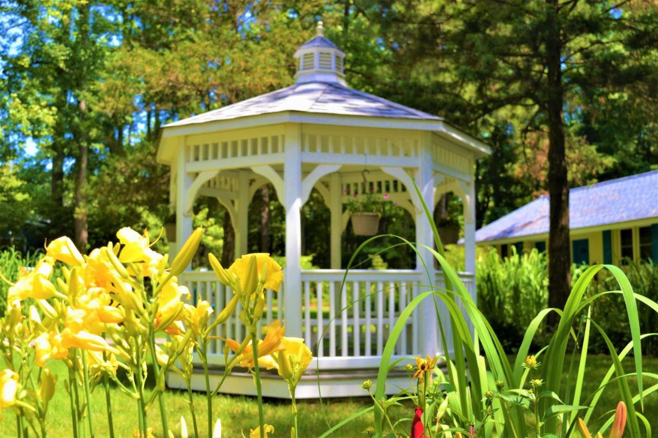בת'אני ביץ' Meris Gardens B&B מראה חיצוני תמונה
