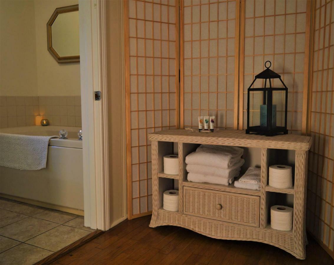 בת'אני ביץ' Meris Gardens B&B מראה חיצוני תמונה