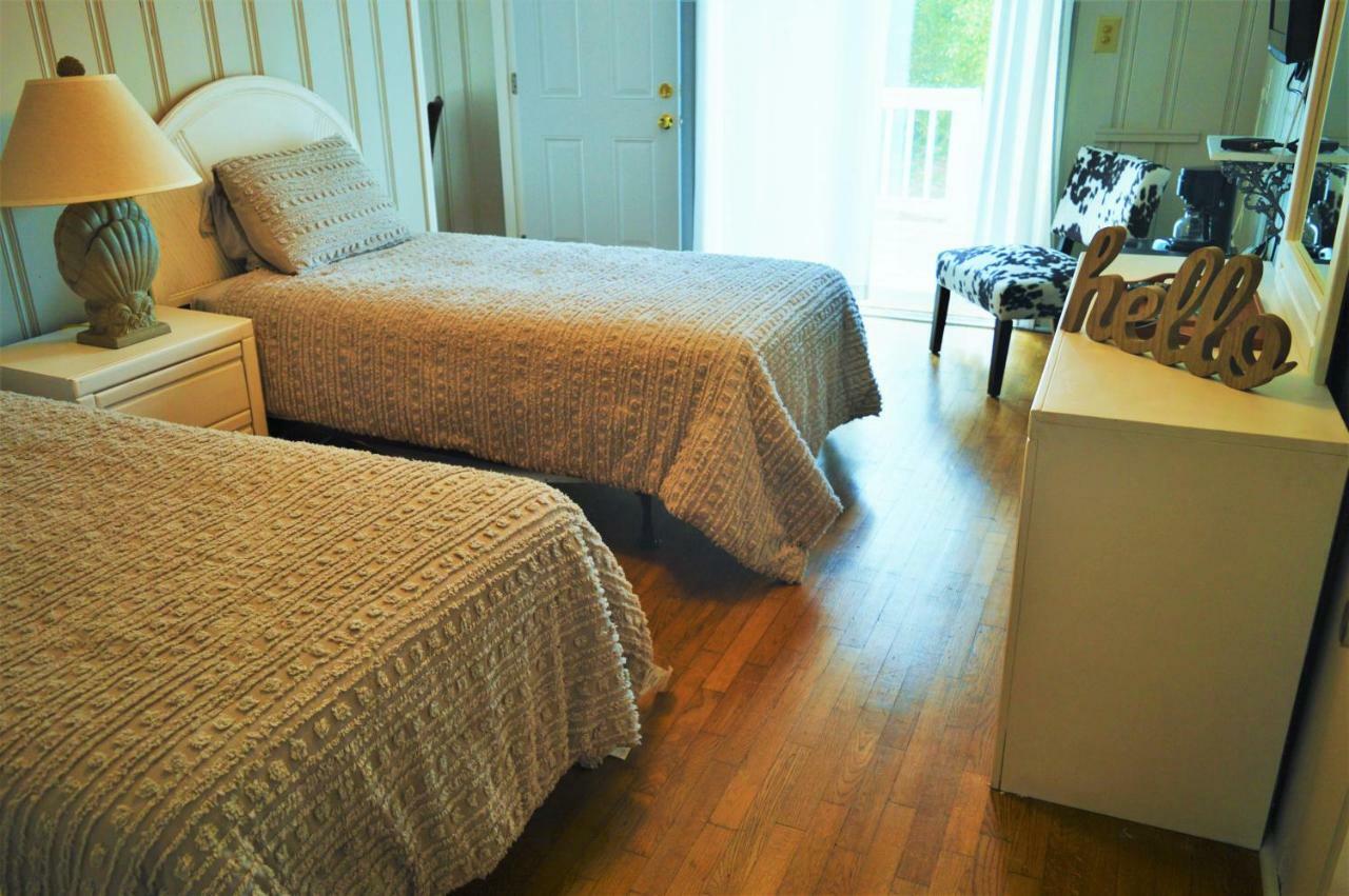 בת'אני ביץ' Meris Gardens B&B מראה חיצוני תמונה