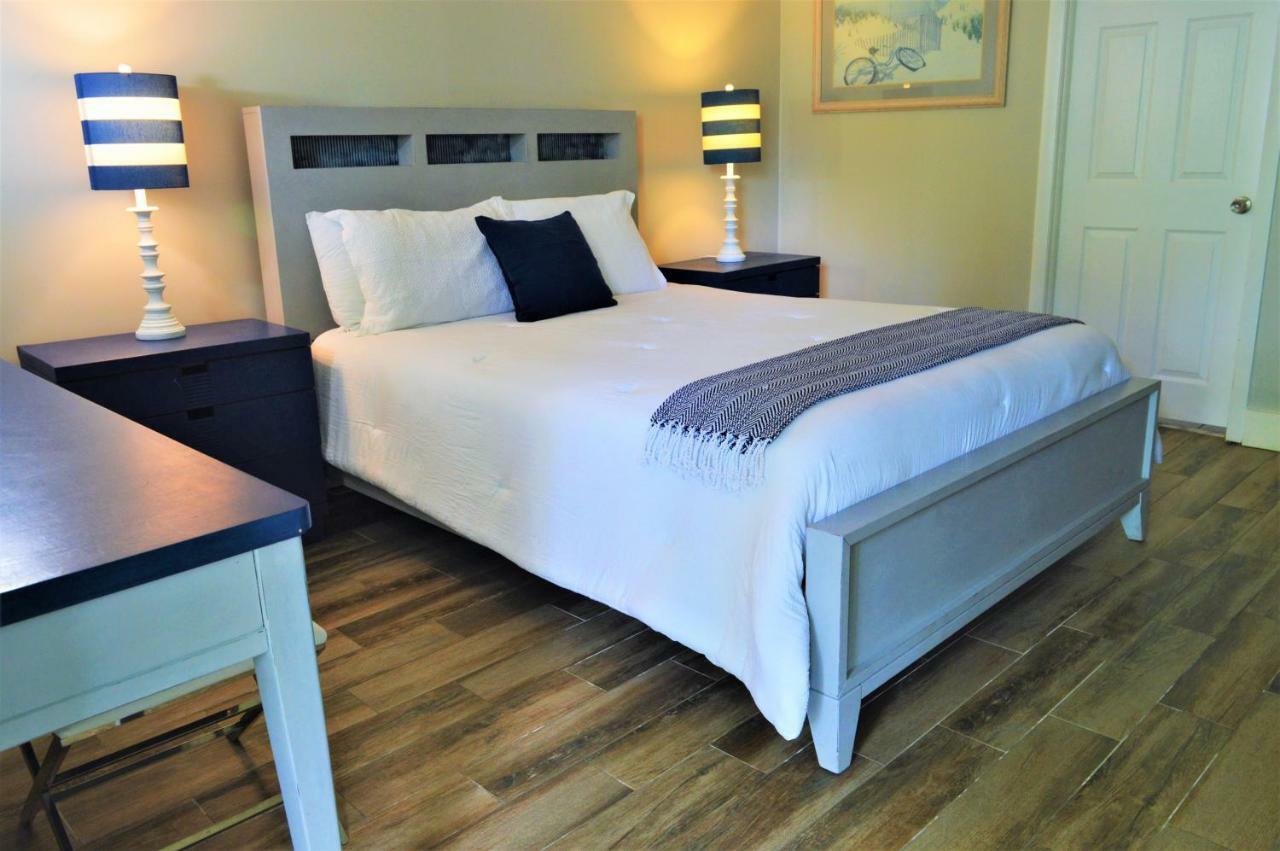 בת'אני ביץ' Meris Gardens B&B מראה חיצוני תמונה